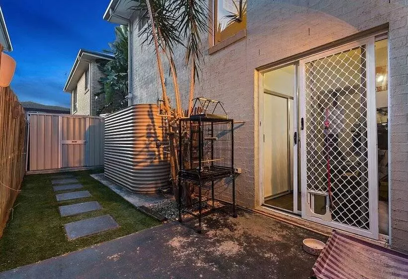 Resort Style Home Near Airport & Cbd