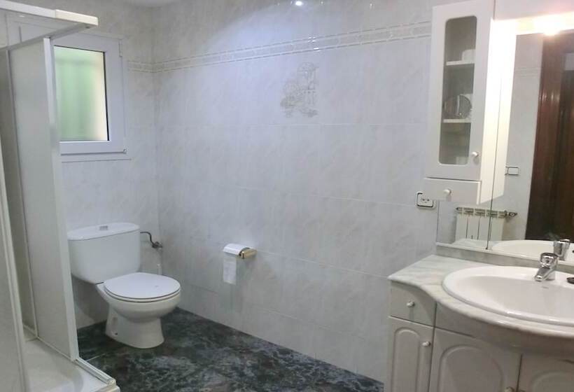 104656    Villa In Blanes