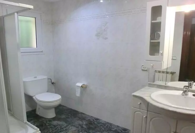 104656    Villa In Blanes