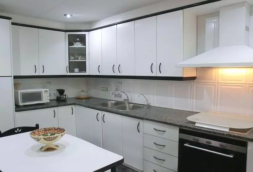 104656    Villa In Blanes