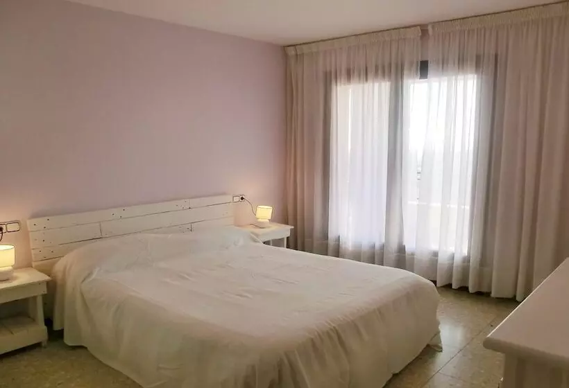 104656    Villa In Blanes