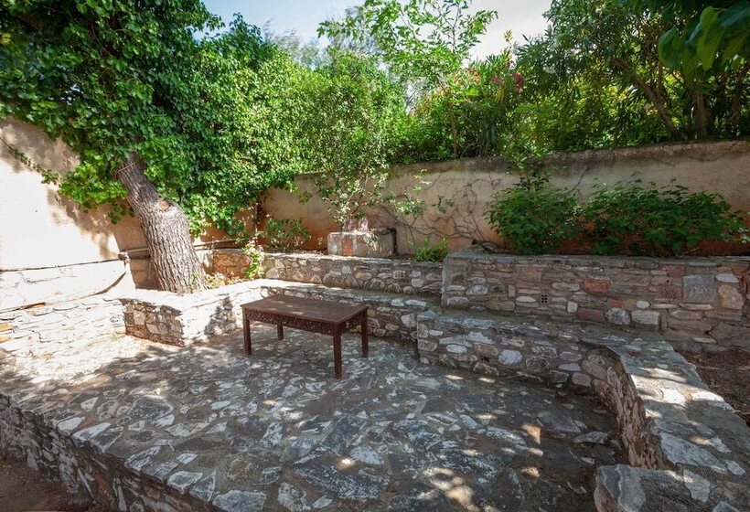 Beautiful Mini Eco Farmhouse