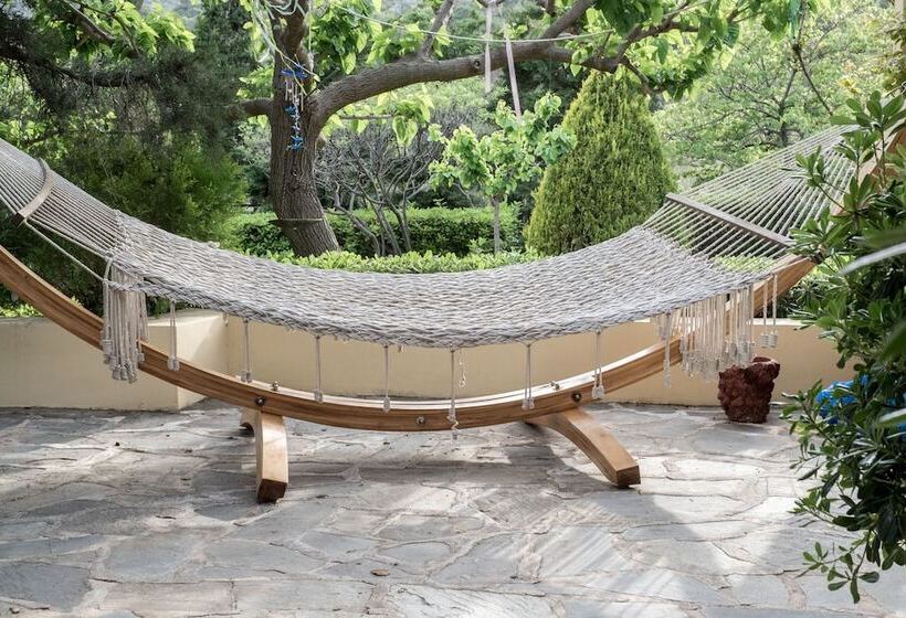 Beautiful Mini Eco Farmhouse