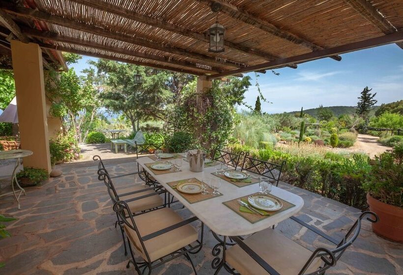 Beautiful Mini Eco Farmhouse