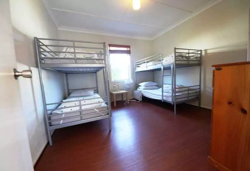 Frog Hollow Hat Head 3 Oak St  No Sheets Or Towels Provided