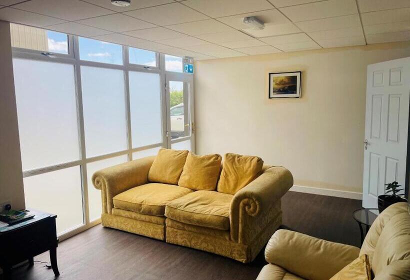 Greenway & Copper Coast Hostel