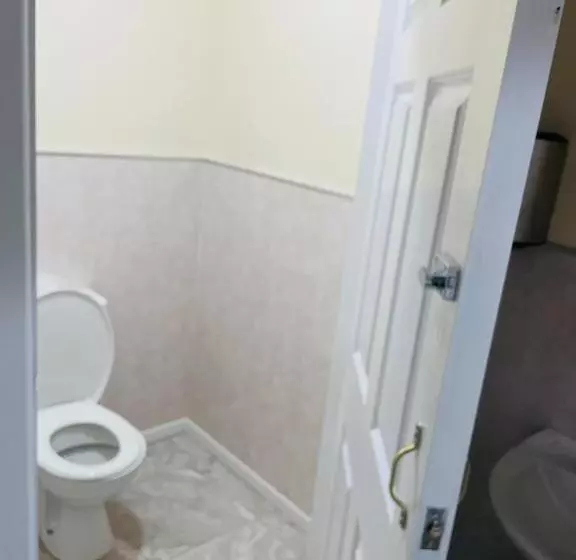 Greenway & Copper Coast Hostel