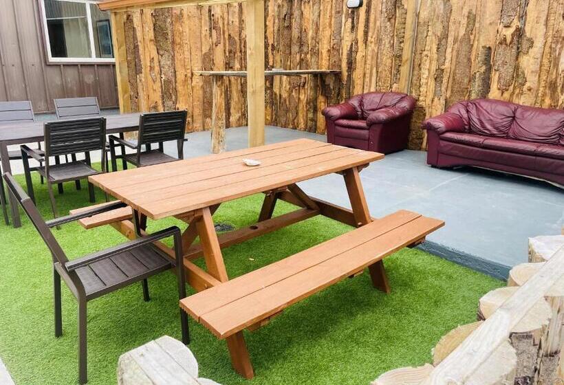 Greenway & Copper Coast Hostel