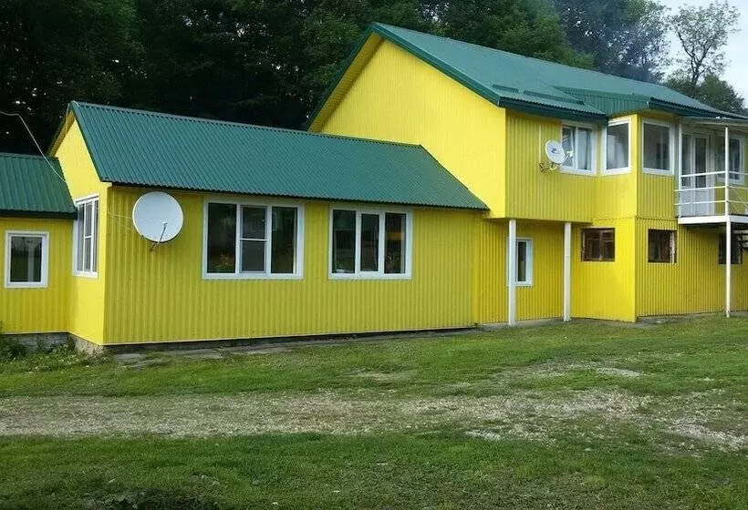 Hotelli Turbaza Serebryany Klyuch