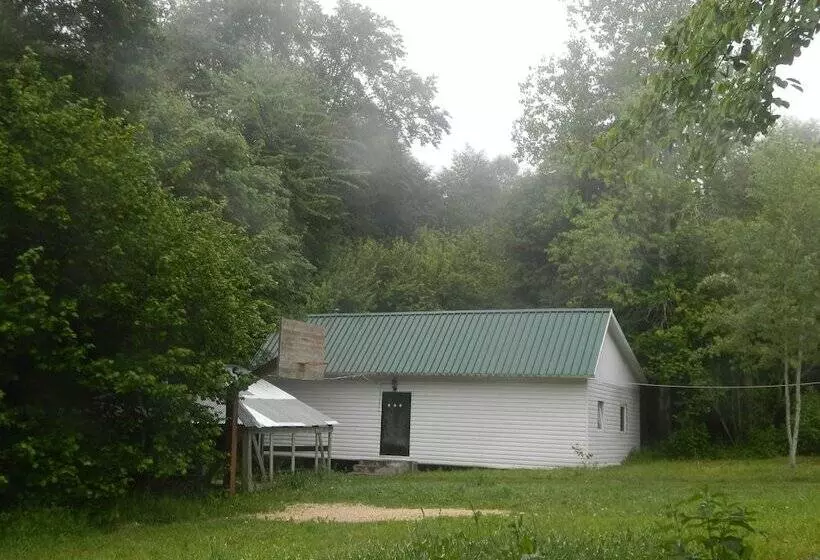 Hotelli Turbaza Serebryany Klyuch