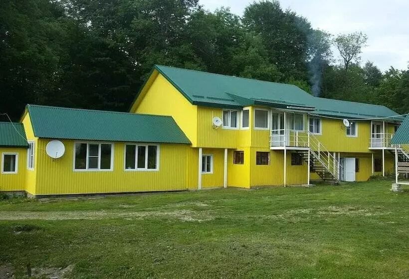 Hotelli Turbaza Serebryany Klyuch