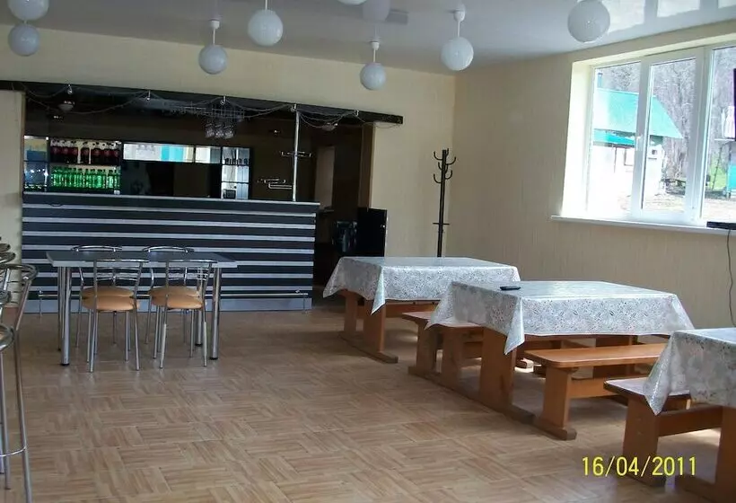 Hotelli Turbaza Serebryany Klyuch