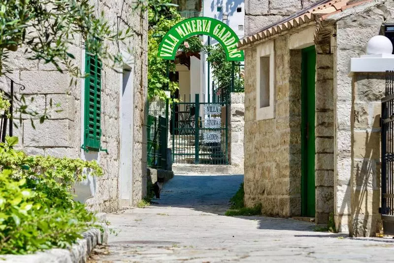 Villa Minerva Gardens