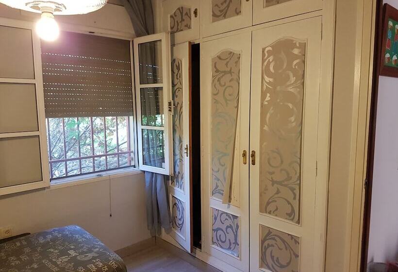 פנסיון Mi Casa En Espartinas