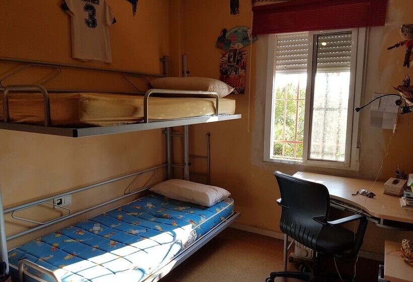 פנסיון Mi Casa En Espartinas