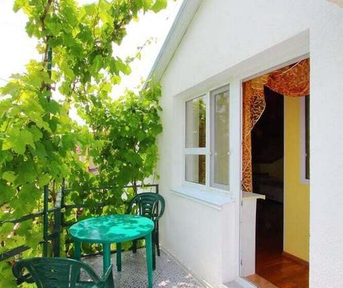 بنسيون Na Krasnozelenykh 38 Guest House