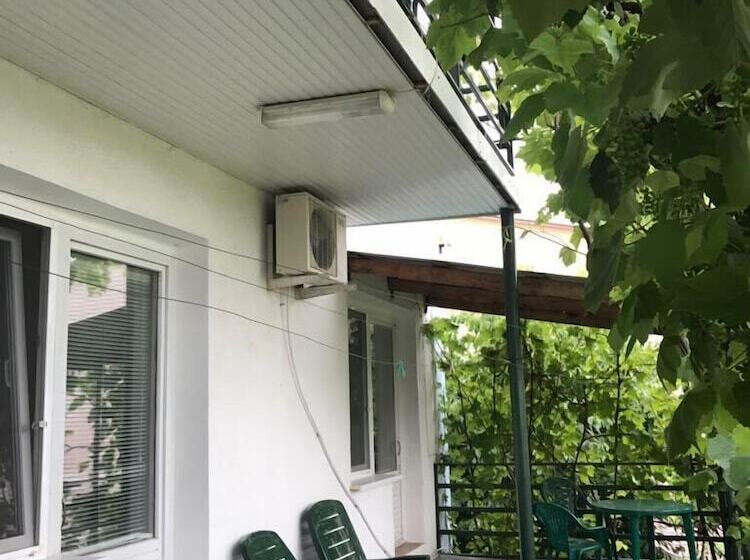 بنسيون Na Krasnozelenykh 38 Guest House