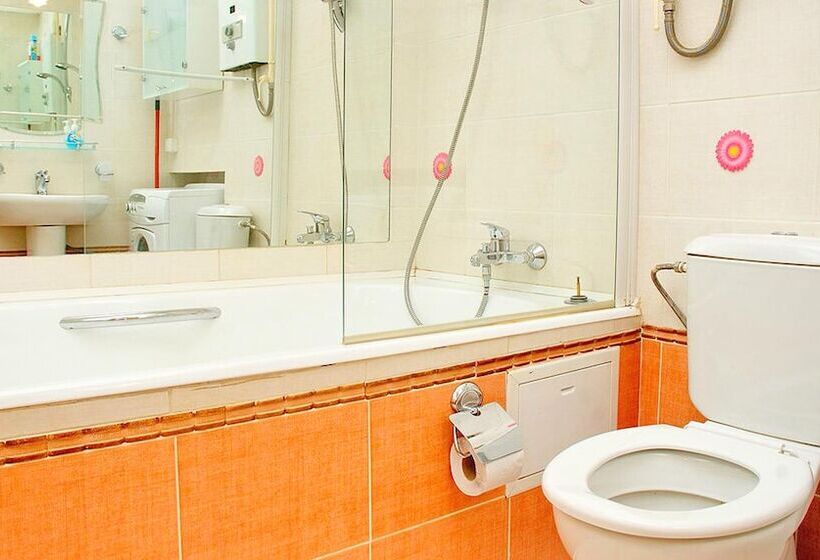 Apartments Comfort On Griboedova 12 15