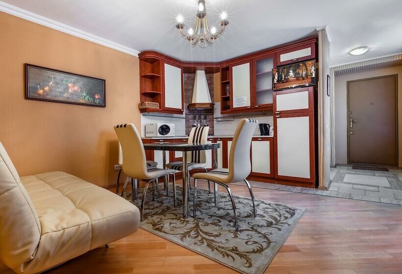 Apartments Comfort On Griboedova 12 15