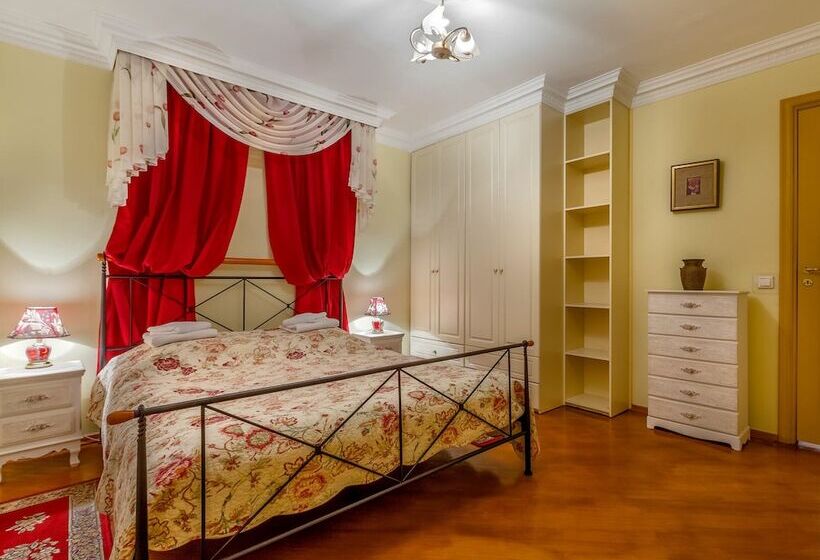 Apartments Comfort On Griboedova 12 15