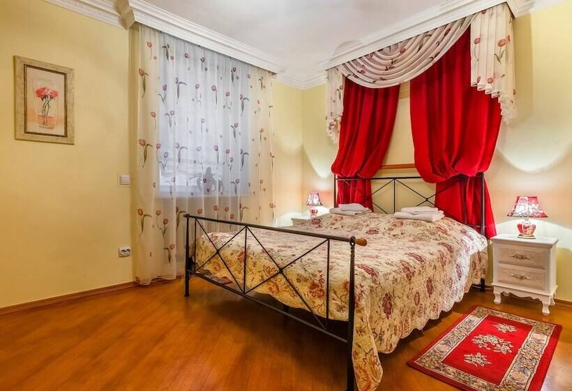 Apartments Comfort On Griboedova 12 15