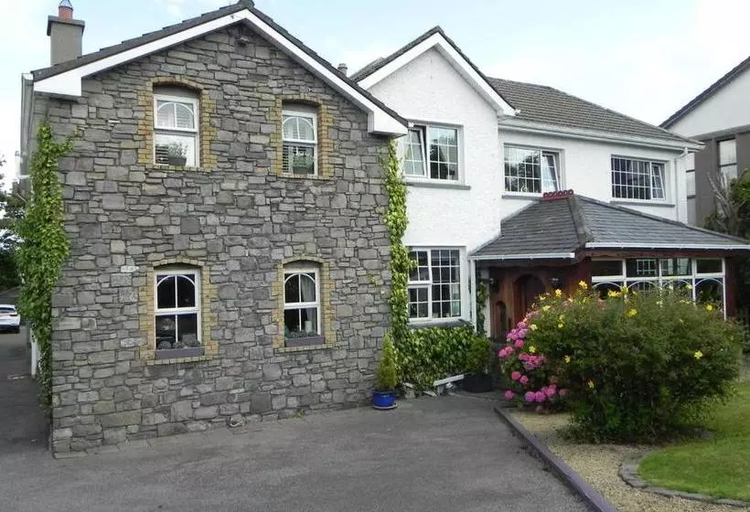 تختخواب و صبحانه Pearse Lodge