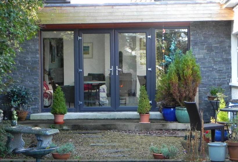 تختخواب و صبحانه Pearse Lodge