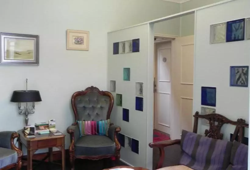 تختخواب و صبحانه Pearse Lodge