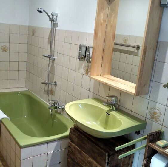 100 M2 3 Room Apartment