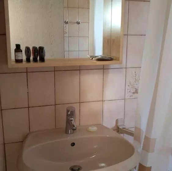 100 M2   3 Room Apartment