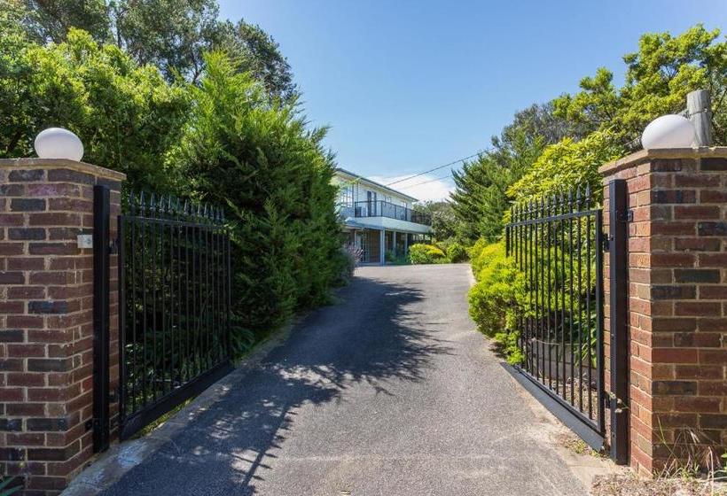 Ocean Breeze Retreat With Spa And Space