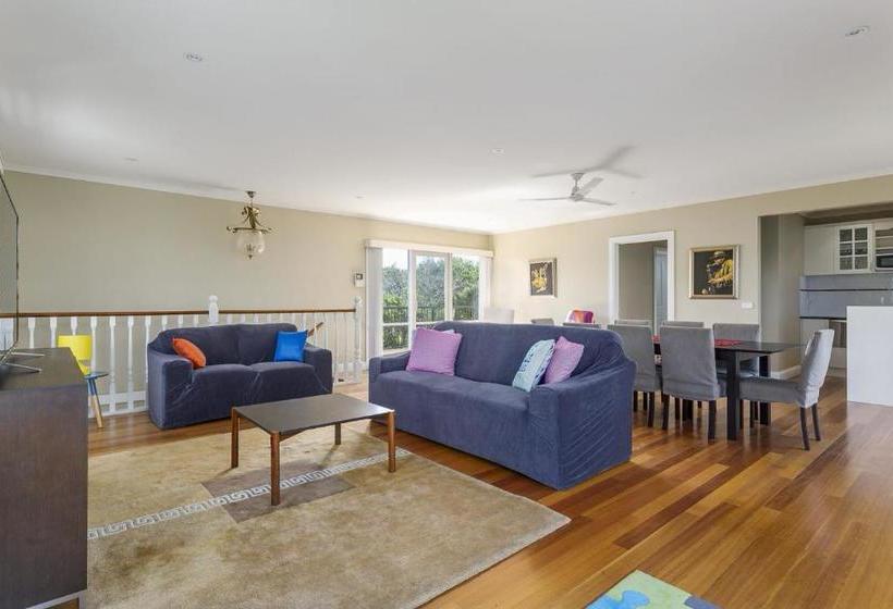 Ocean Breeze Retreat With Spa And Space