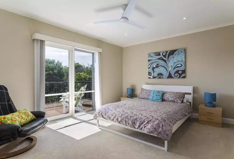 Ocean Breeze Retreat With Spa And Space