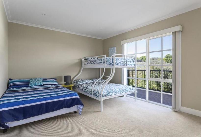 Ocean Breeze Retreat With Spa And Space