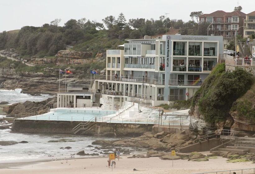 Ocean Front Building On Bondi Beach