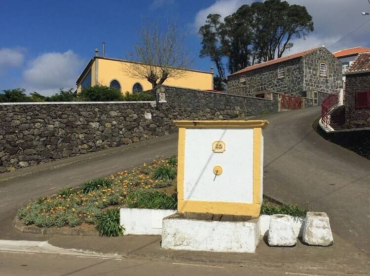 Serreta Island Home Al