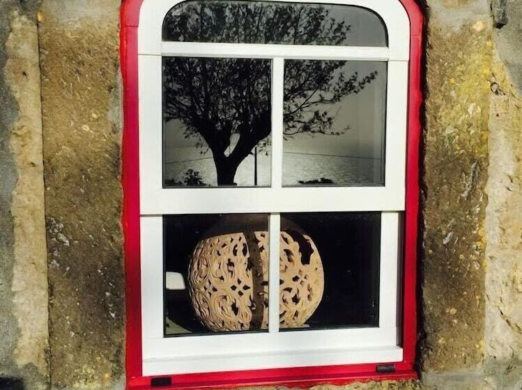 Serreta Island Home Al