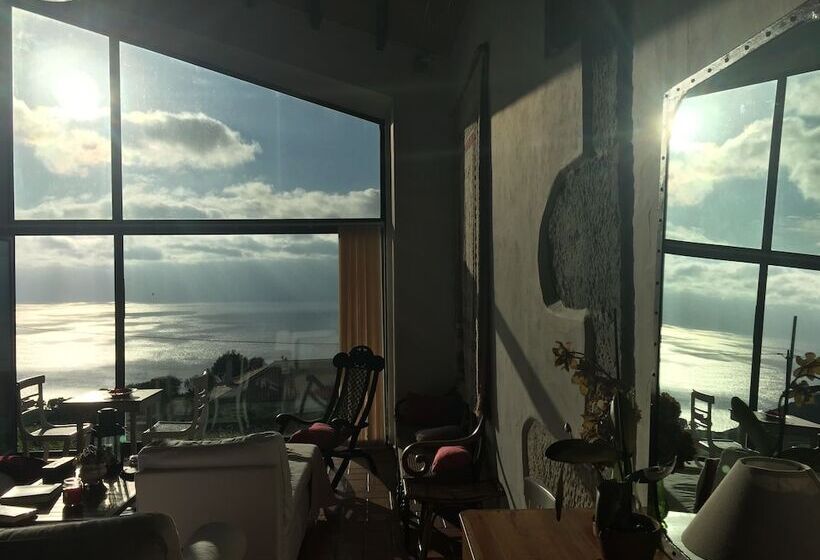 Serreta Island Home Al