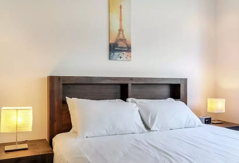 Sophisticated Apartment Near Beach