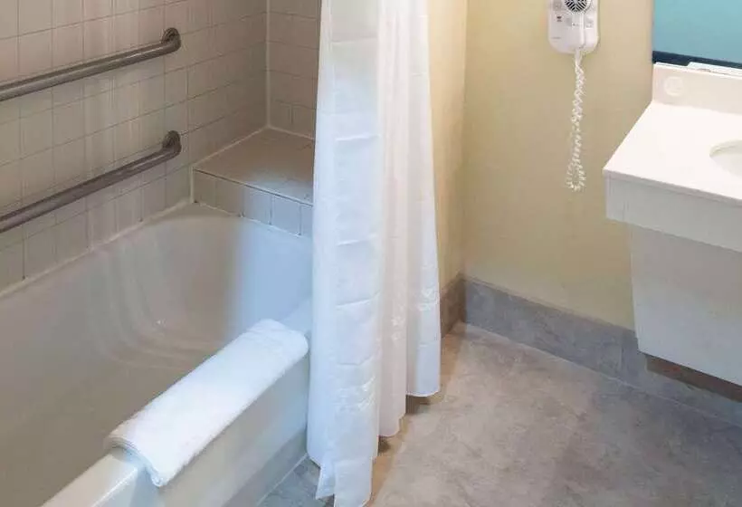 Отель Americas Best Value West Point