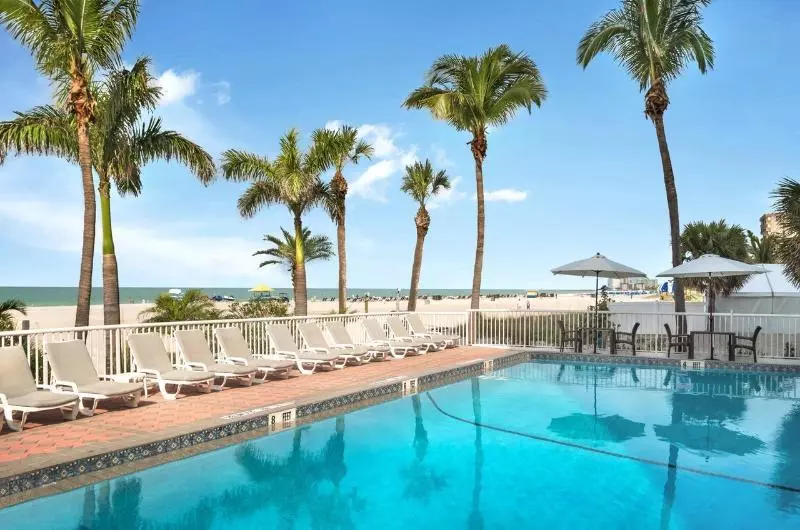 ホテル Bellwether Beach Resort