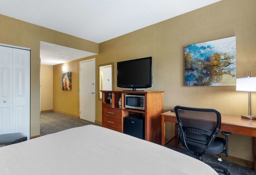 فندق Clarion Inn