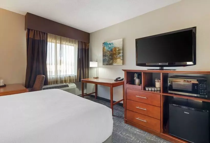 Отель Clarion Inn