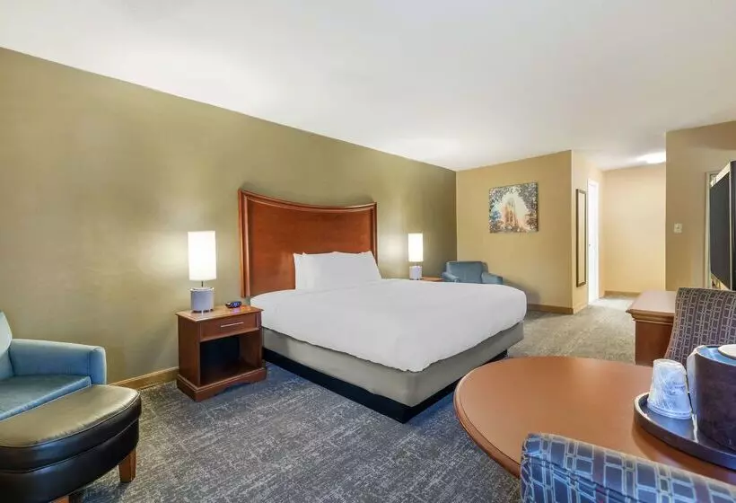 Отель Clarion Inn