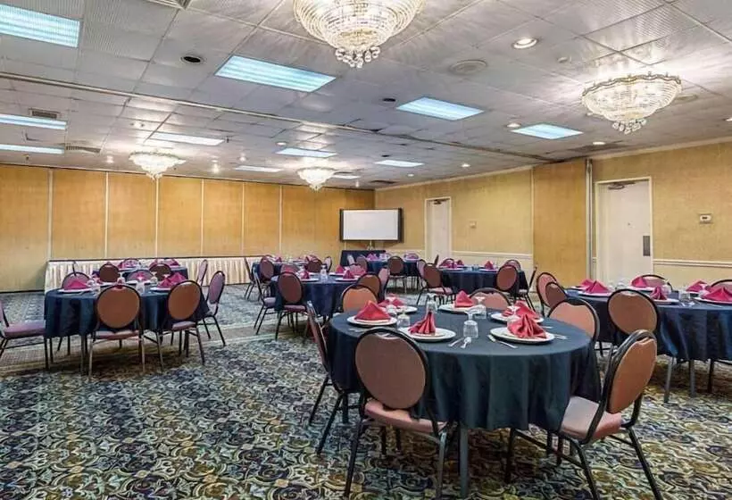 Greentree Hotel & Extended Stay I 10 Fwy Houston, Channelview, Baytown