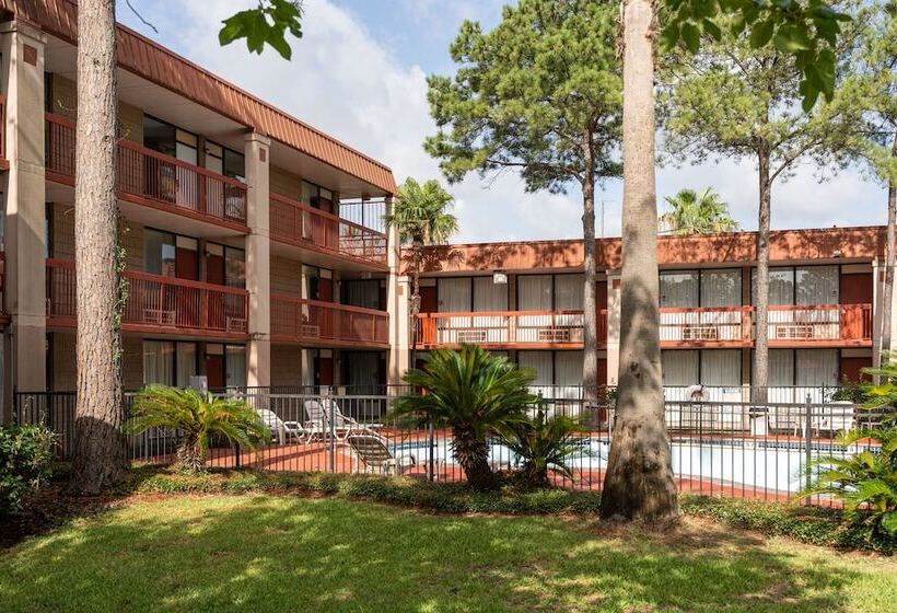 Greentree Hotel & Extended Stay I 10 Fwy Houston, Channelview, Baytown