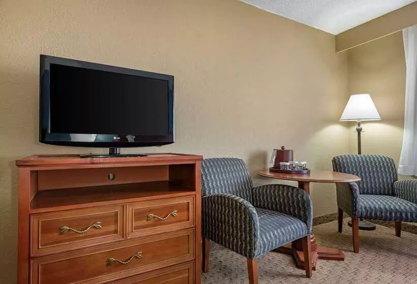 Clarion Hotel Conference Center North