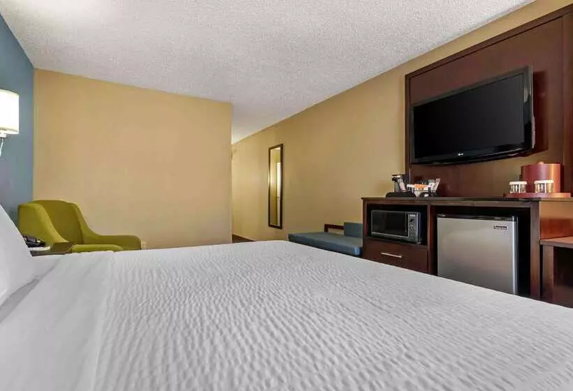 Clarion Hotel Conference Center North