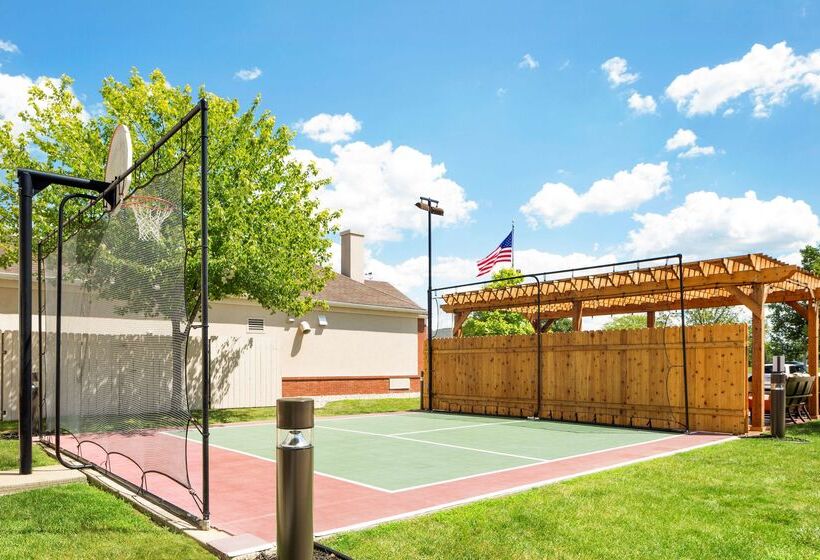 Отель Homewood Suites Toledo Maumee