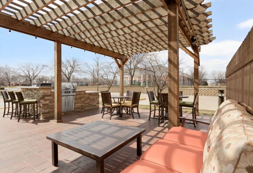 Отель Homewood Suites Toledo Maumee